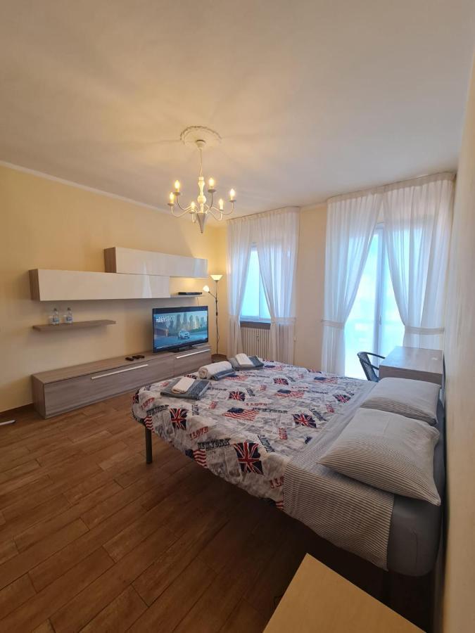 Апартаменты De Candia House Rescaldina Экстерьер фото
